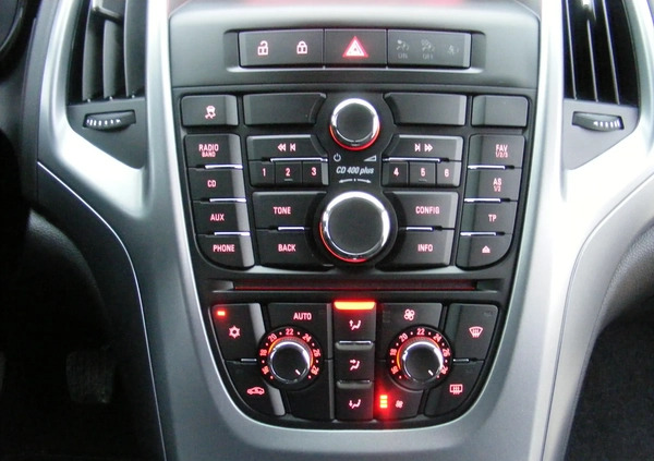 Opel Astra cena 34500 przebieg: 81000, rok produkcji 2014 z Tarnobrzeg małe 596